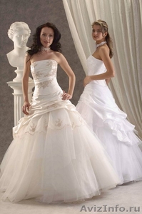 Оригинальное свадебное платье  из коллекции «Gabbiano» - Изображение #1, Объявление #180950